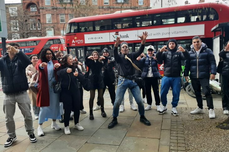 Performance improvvisata sulle strade di Londra per i nostri ‘young actors’